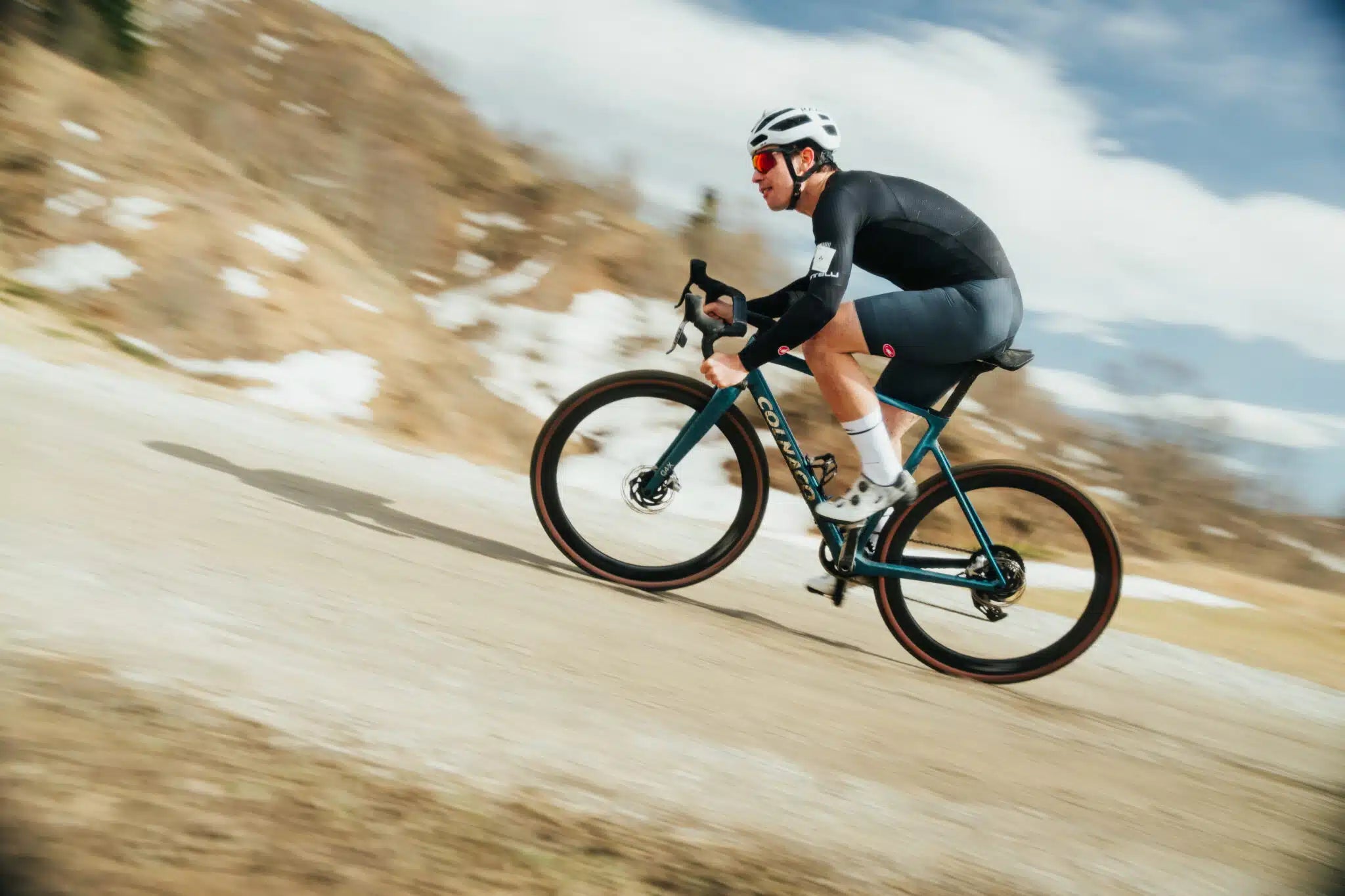 Colnago-G4-X_Blue_action_3-scaled.webp